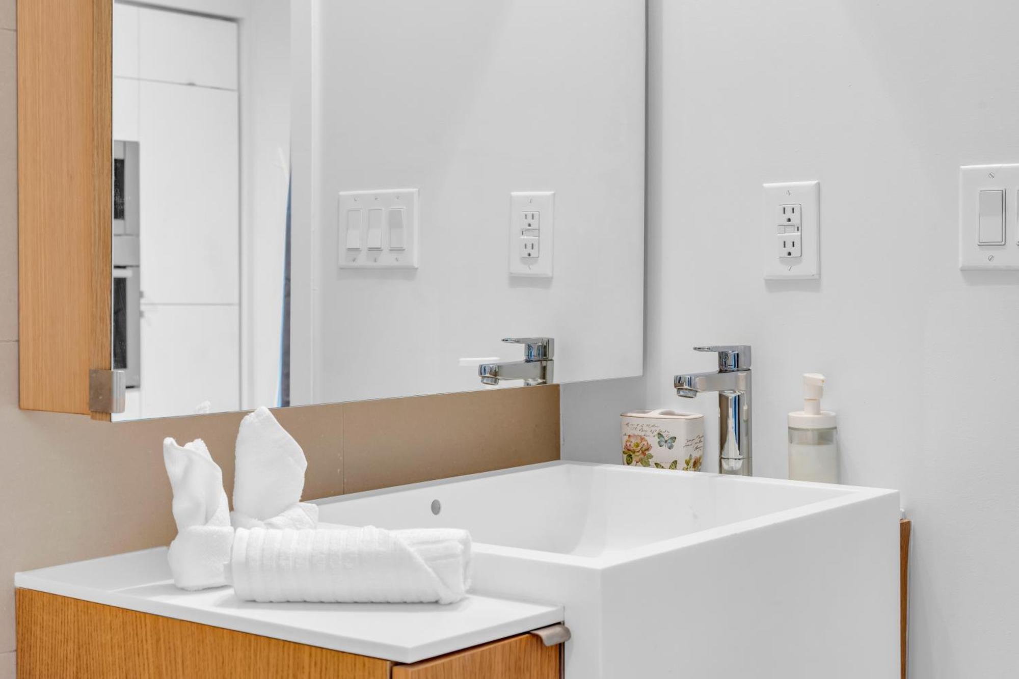 Spadina Modern Suites Toronto Eksteriør billede